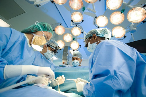 Phẫu thuật được xem là giải pháp cuối cùng trong điều trị bất lực